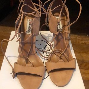Steven Madden lace up open Toe Heel